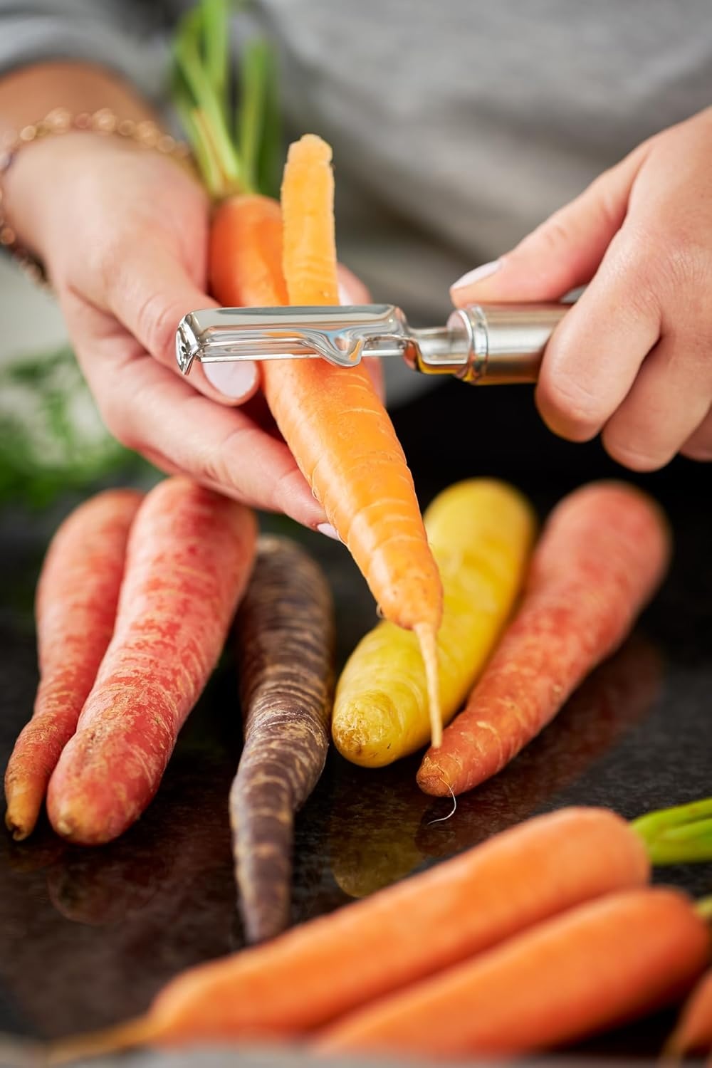 image:imageRosle RightHanded Swivel PeelerRightHanded Swivel Peeler